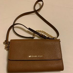 Michael Kors Tan crossbody wallet